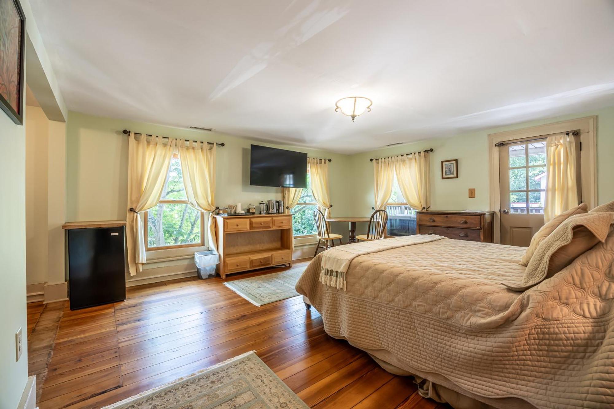 Bliss Point Farm And B&B, Llc Earlysville Bagian luar foto